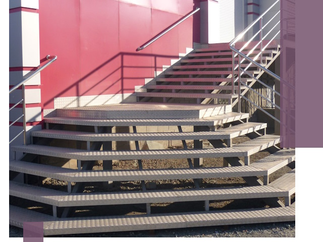 Лестницы для магазина в Дзержинском — изготовление и монтаж