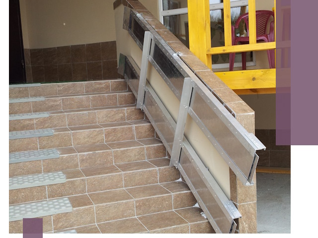 Откидные пандусы под ключ в Дзержинском — монтаж и демонтаж