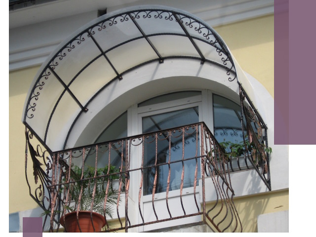 Козырьки над балконом в Дзержинском — изготовление и монтаж