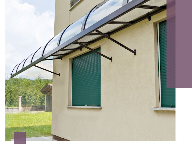 Козырьки над окнами в Дзержинском — изготовление и монтаж по выгоде