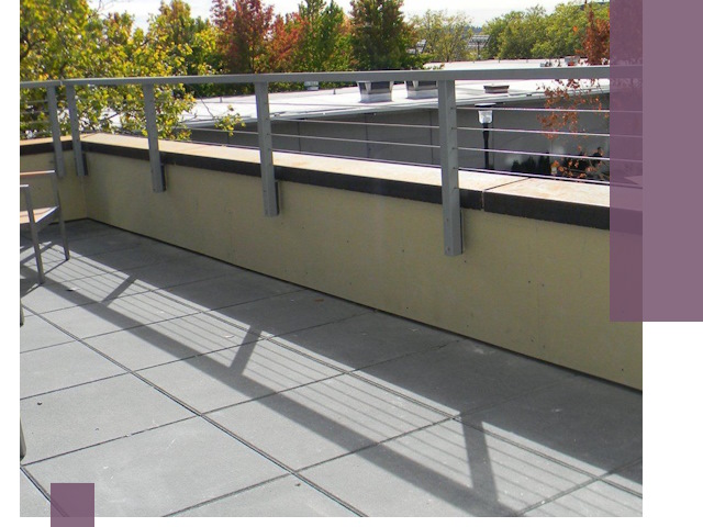 Металлические парапеты под ключ в Дзержинском: монтаж и изготовление