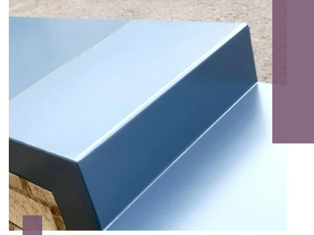 Крышки на парапет в Дзержинском: изготовление и монтаж под ключ