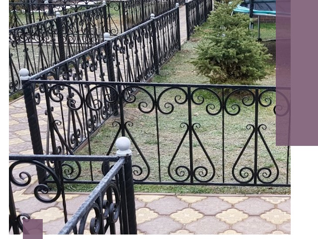 Кованые газонные ограждения под ключ в Дзержинском